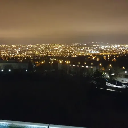 Motte Giron דירה