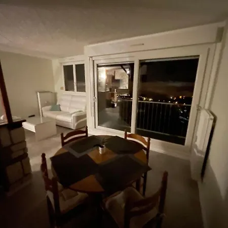 Апартаменты Motte Giron *